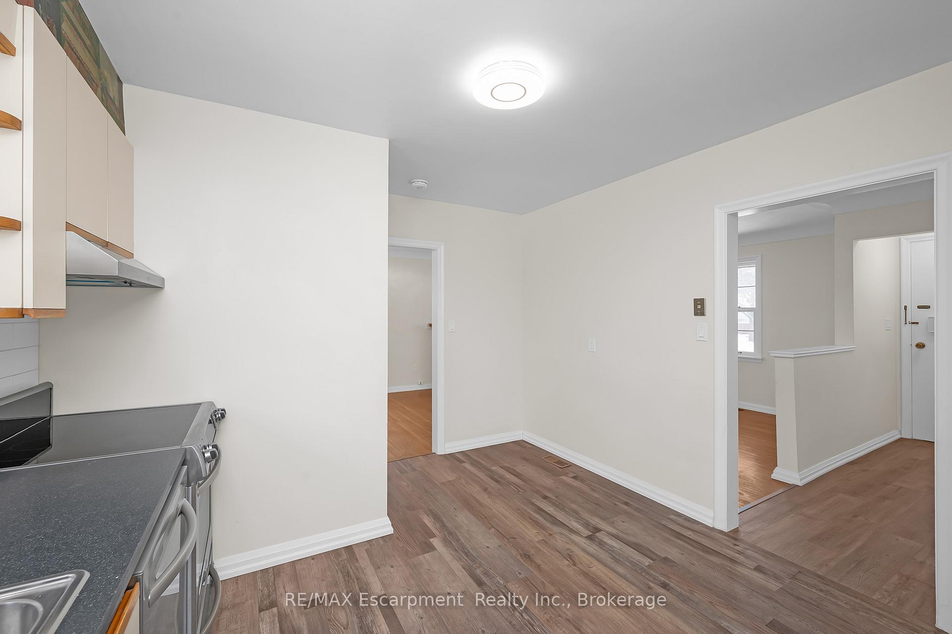 Photo 13 of 2049 Maplewood Drive, Burlington, Brant — HOMEH