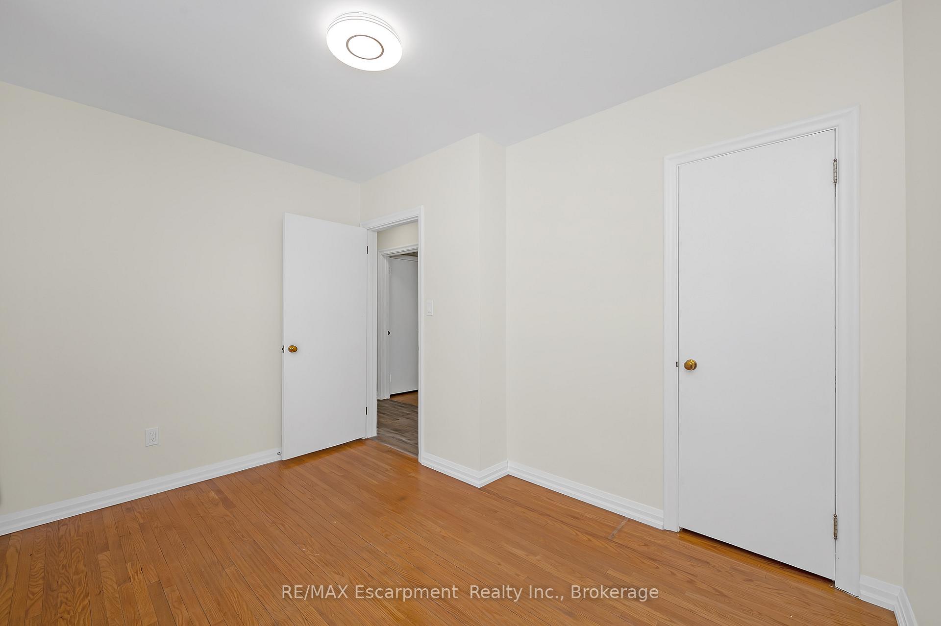 Photo 19 of 2049 Maplewood Drive, Burlington, Brant — HOMEH