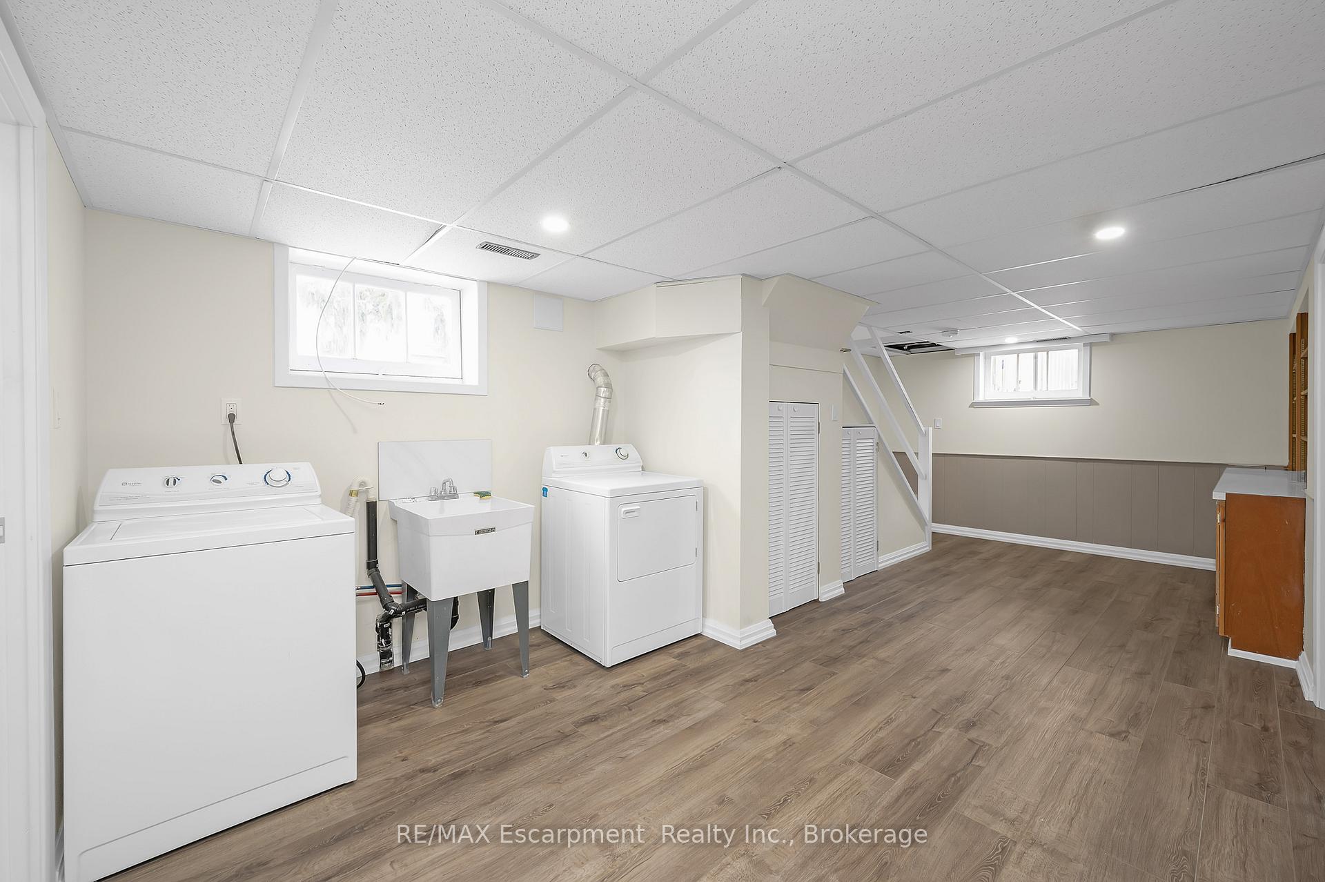Photo 24 of 2049 Maplewood Drive, Burlington, Brant — HOMEH