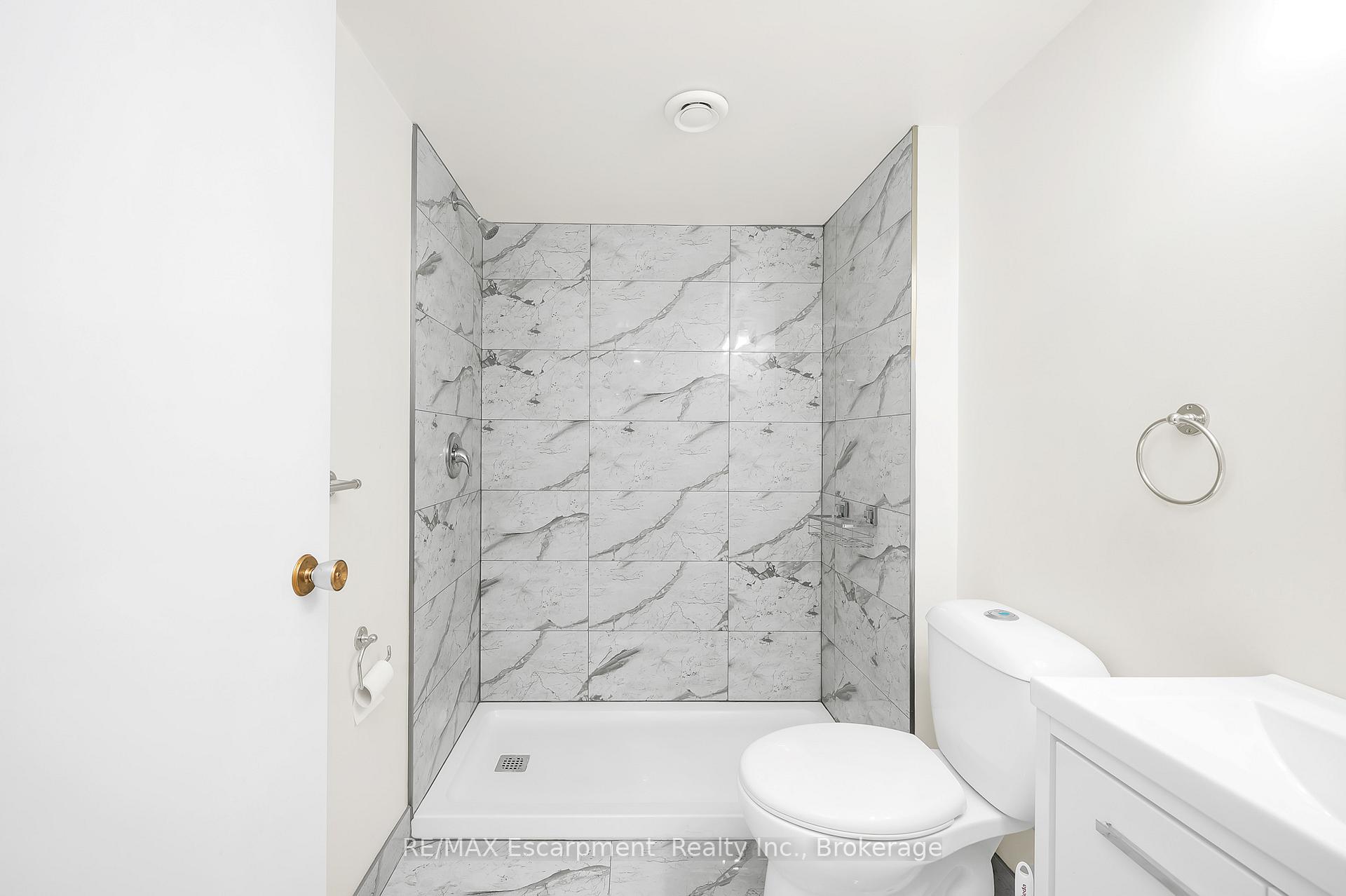 Photo 25 of 2049 Maplewood Drive, Burlington, Brant — HOMEH