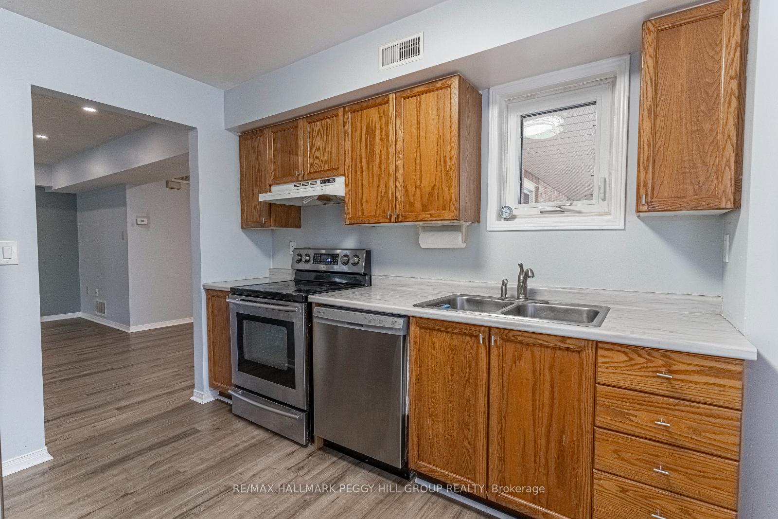 Photo 3 of Unit 35, 119 D'Ambrosio Drive, Barrie, Painswick North — HOMEH