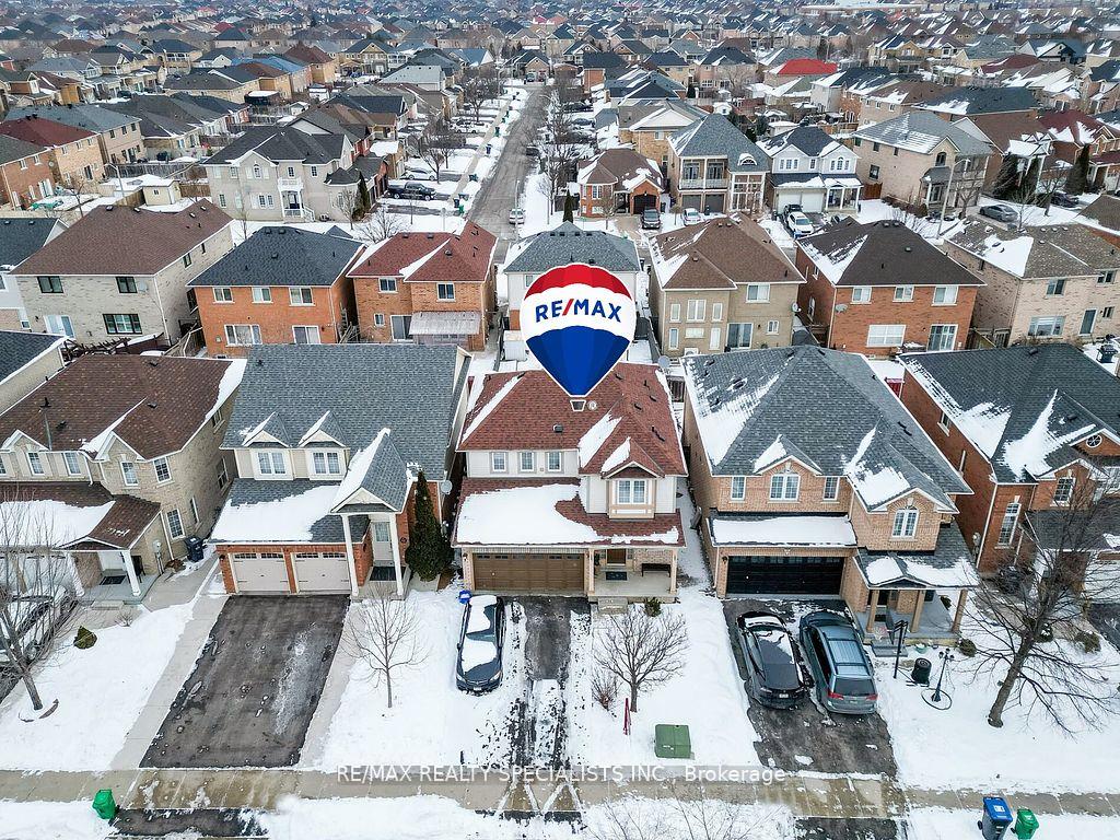 Photo 35 of 17 Edenvalley Road, Brampton, Fletcher's Meadow — HOMEH