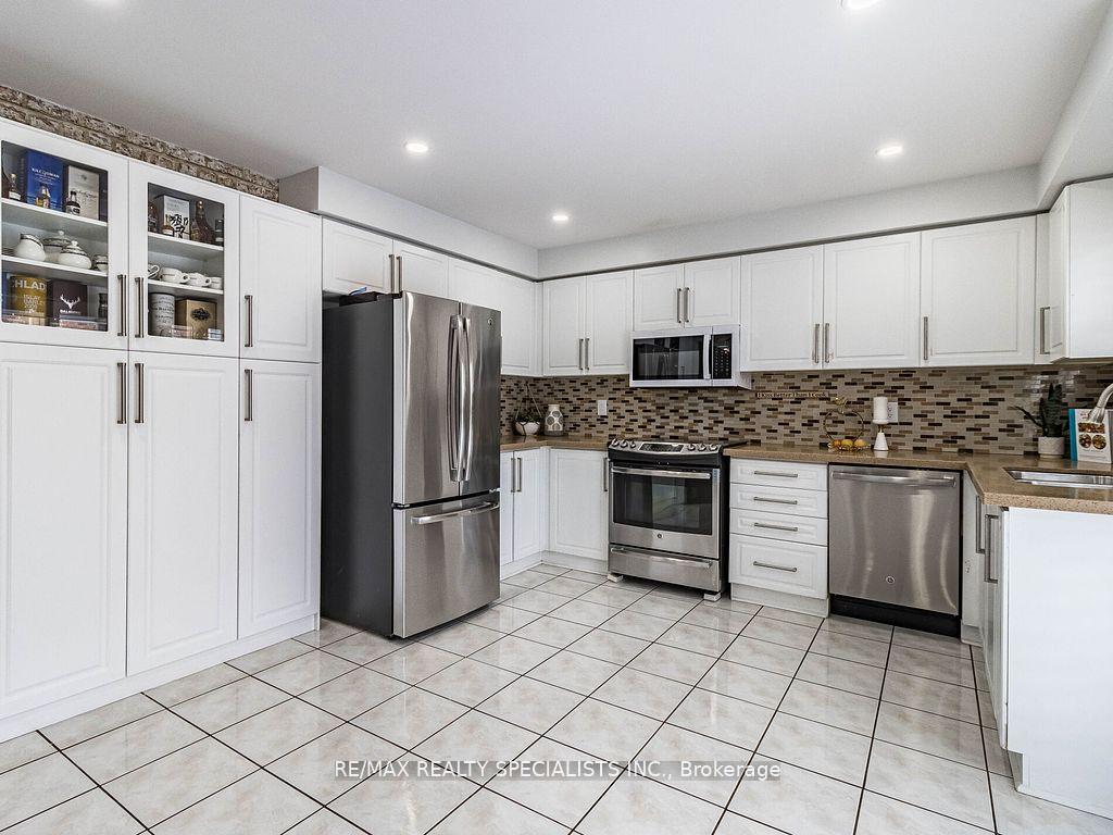 Photo 8 of 17 Edenvalley Road, Brampton, Fletcher's Meadow — HOMEH