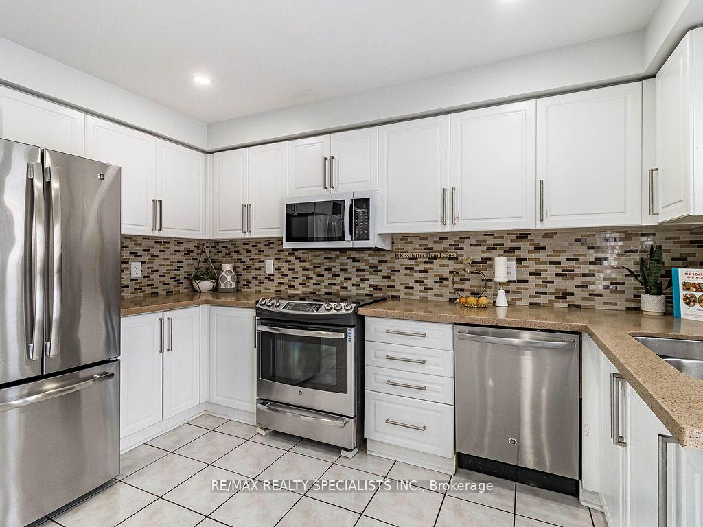 Photo 10 of 17 Edenvalley Road, Brampton, Fletcher's Meadow — HOMEH