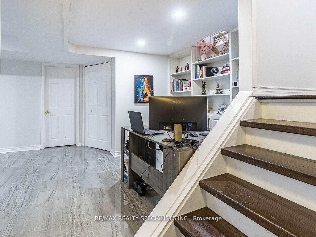 Photo 18 of 17 Edenvalley Road, Brampton, Fletcher's Meadow — HOMEH