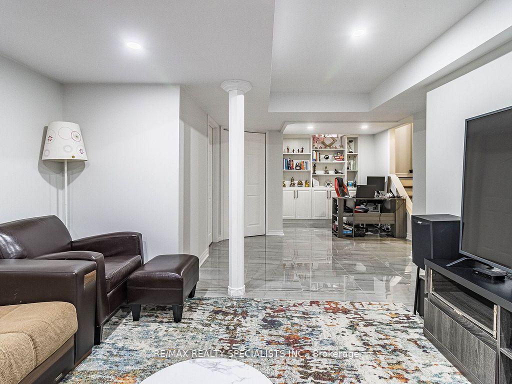 Photo 15 of 17 Edenvalley Road, Brampton, Fletcher's Meadow — HOMEH