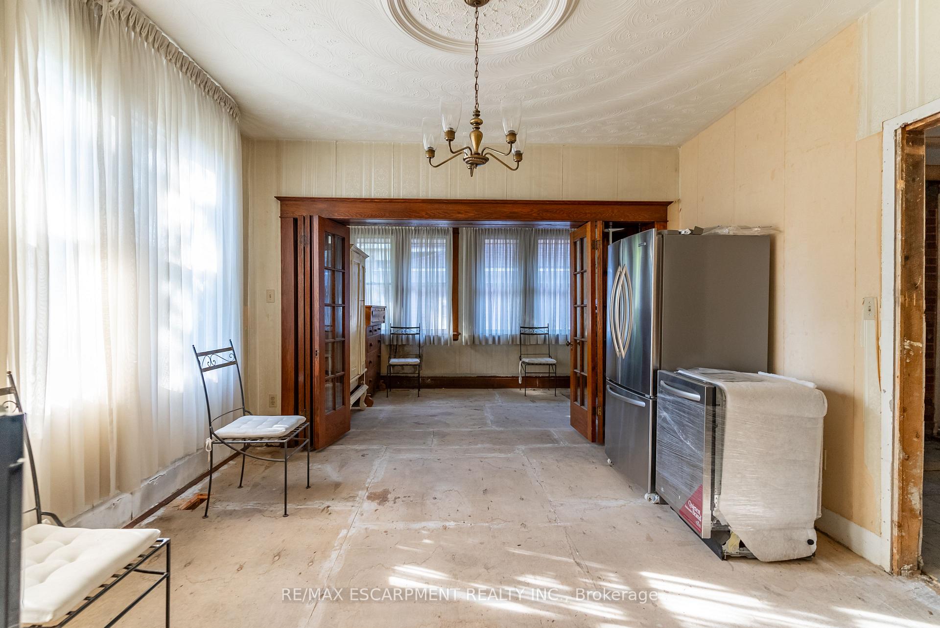 Photo 2 of 170 St. Clair Boulevard, Hamilton, St. Clair — HOMEH