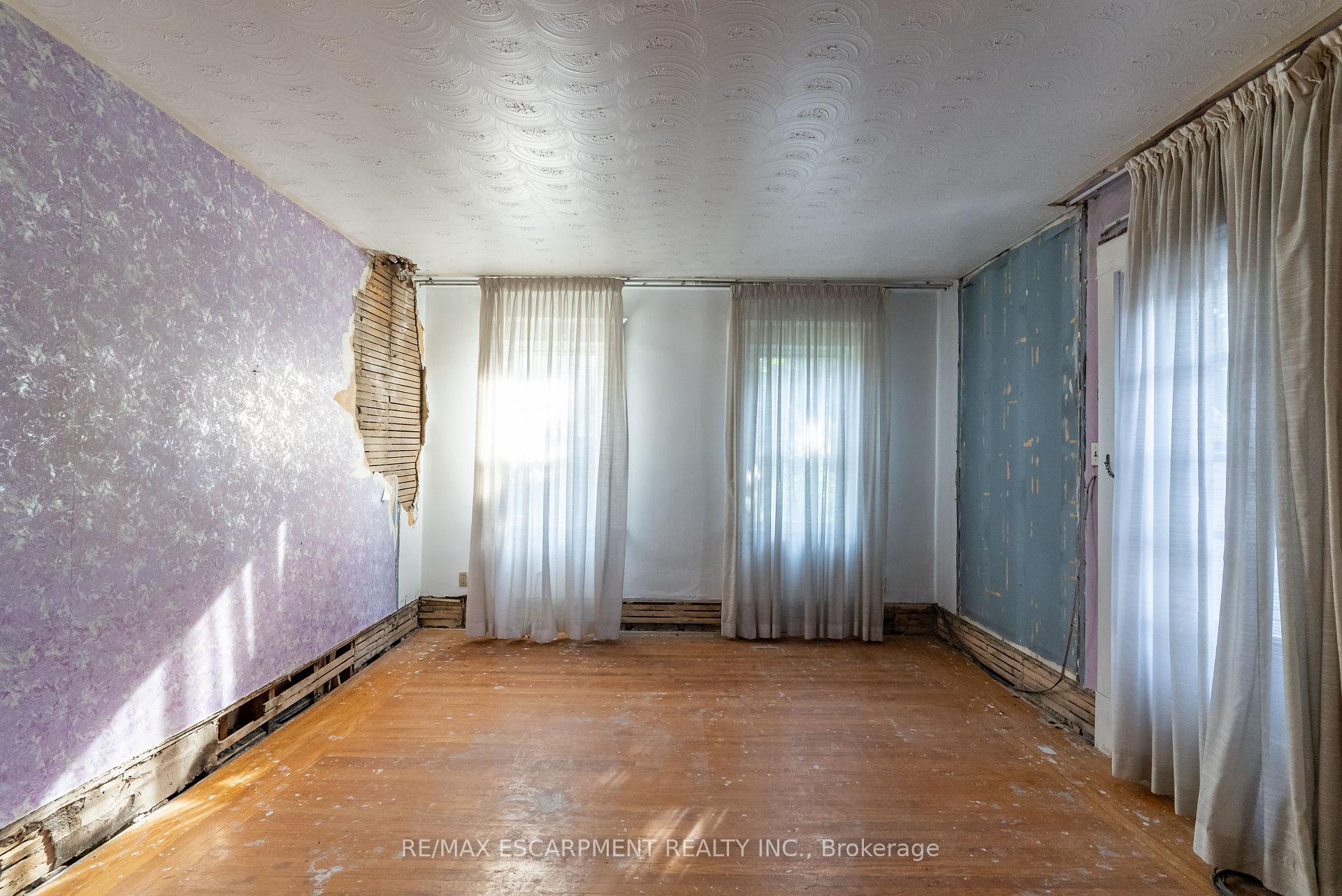 Photo 22 of 170 St. Clair Boulevard, Hamilton, St. Clair — HOMEH