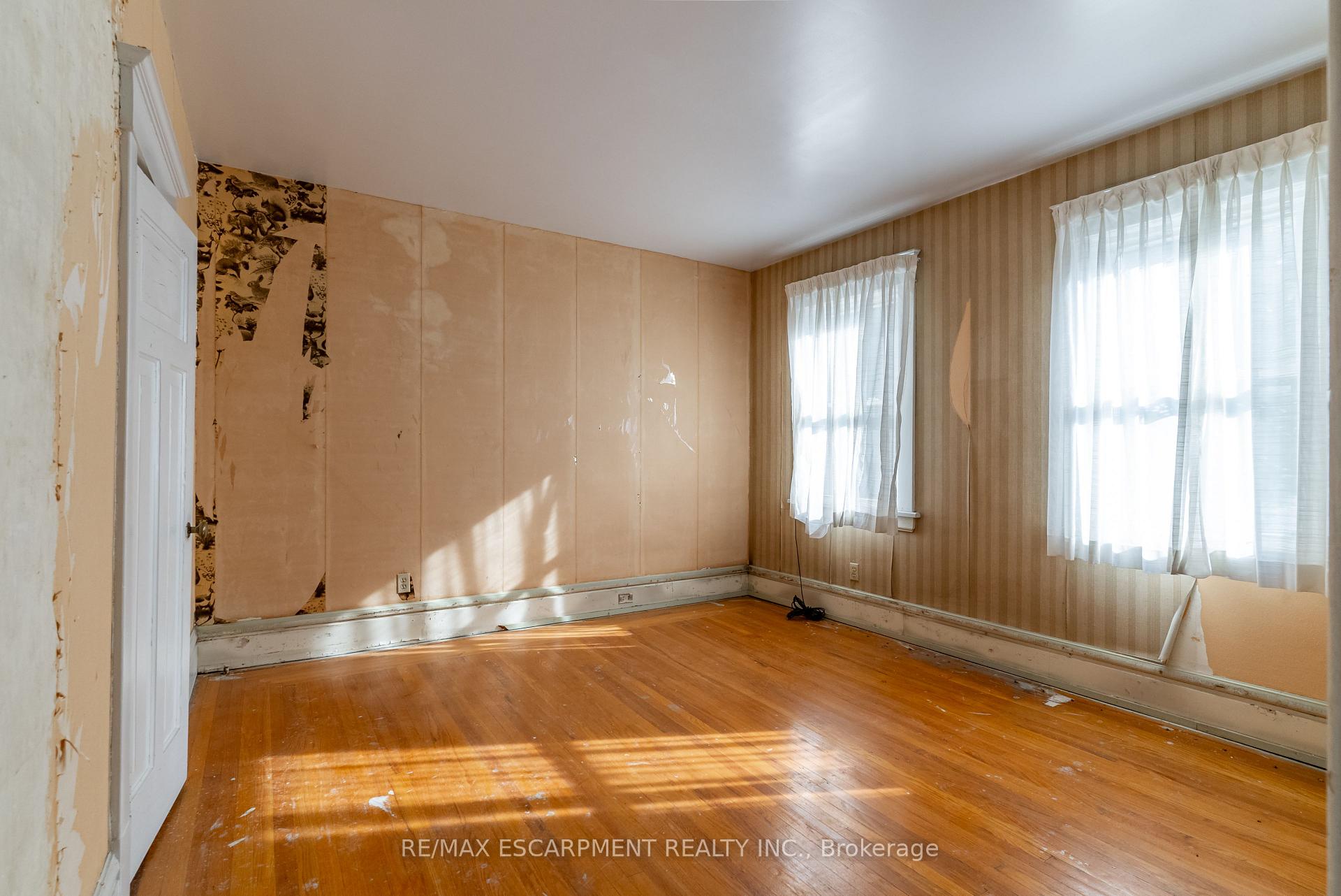 Photo 11 of 170 St. Clair Boulevard, Hamilton, St. Clair — HOMEH