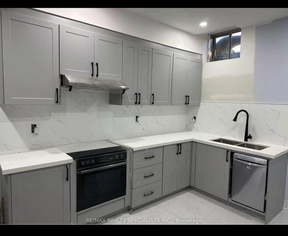 Photo 8 of Unit Bsmt, 22 Edenvalley Road, Brampton, Fletcher's Meadow — HOMEH