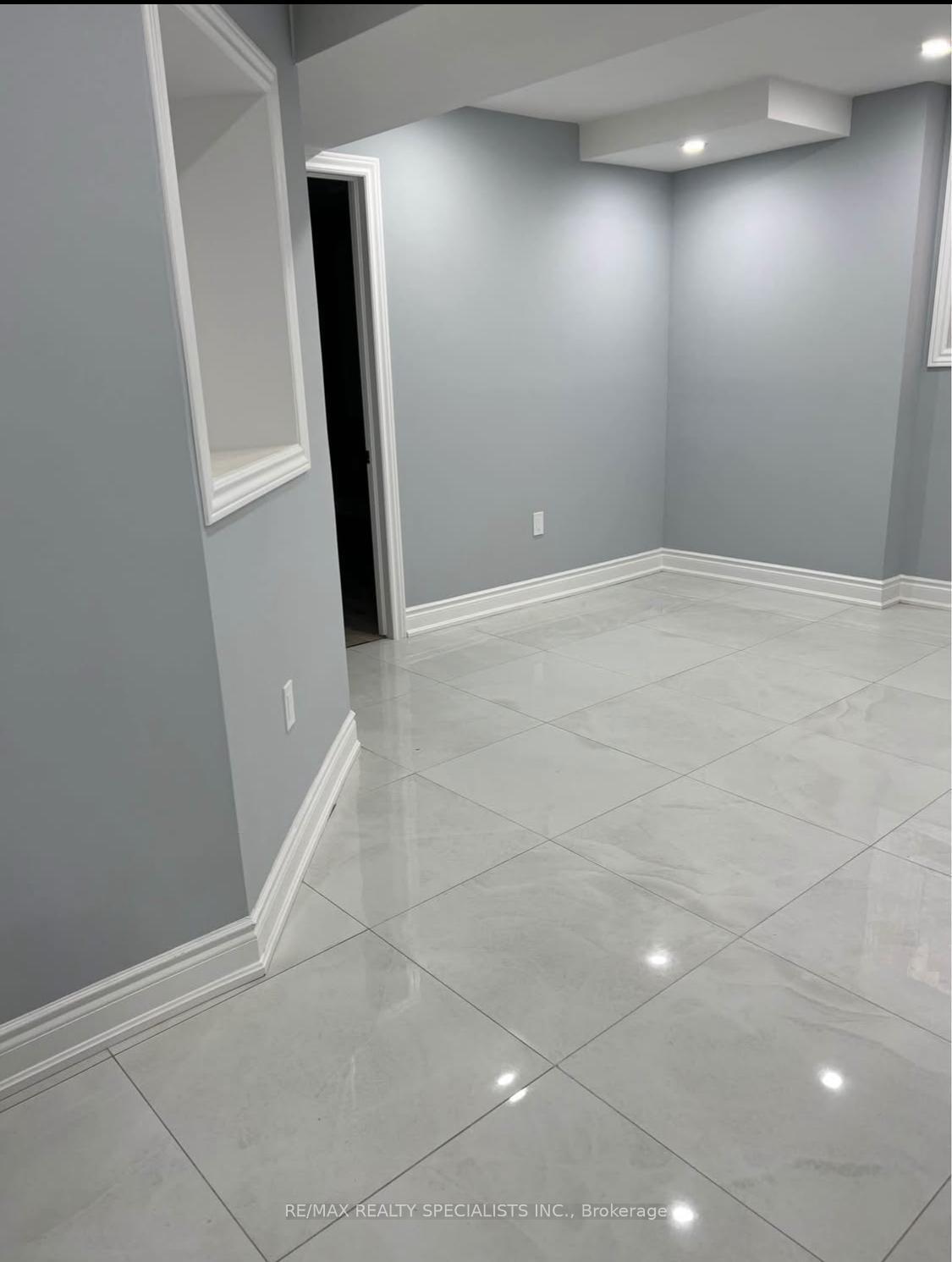 Photo 5 of Unit Bsmt, 22 Edenvalley Road, Brampton, Fletcher's Meadow — HOMEH
