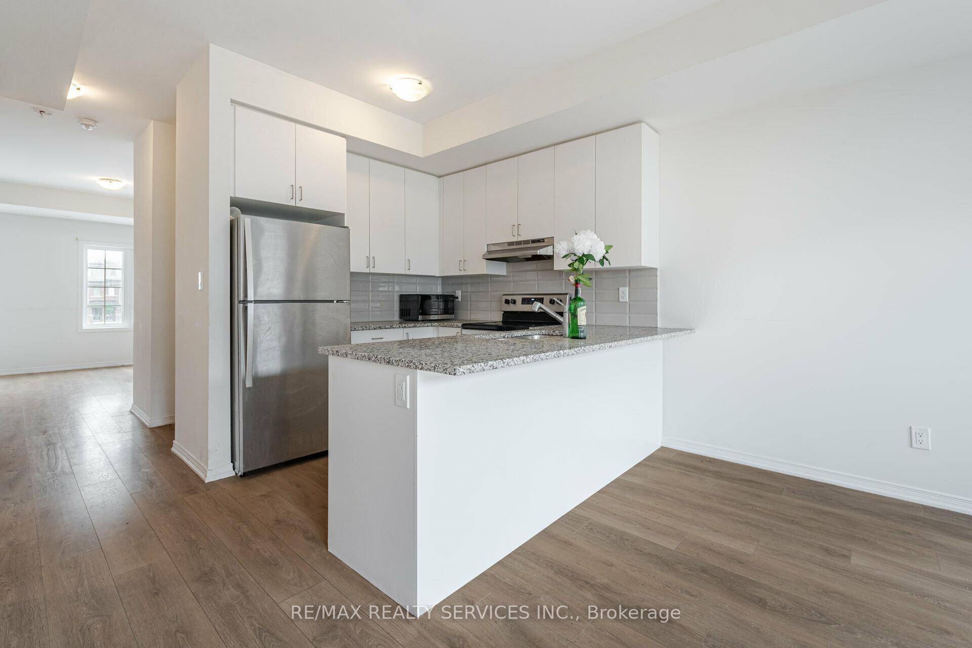 Photo 2 of Unit 98, 85 Danzatore Path, Oshawa, Windfields — HOMEH