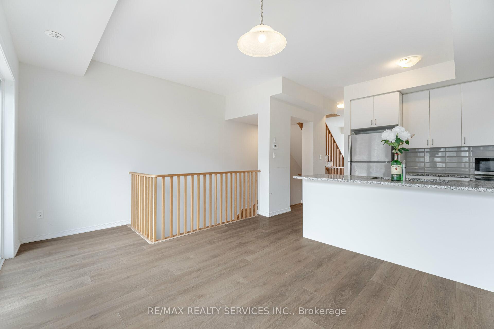Photo 10 of Unit 98, 85 Danzatore Path, Oshawa, Windfields — HOMEH