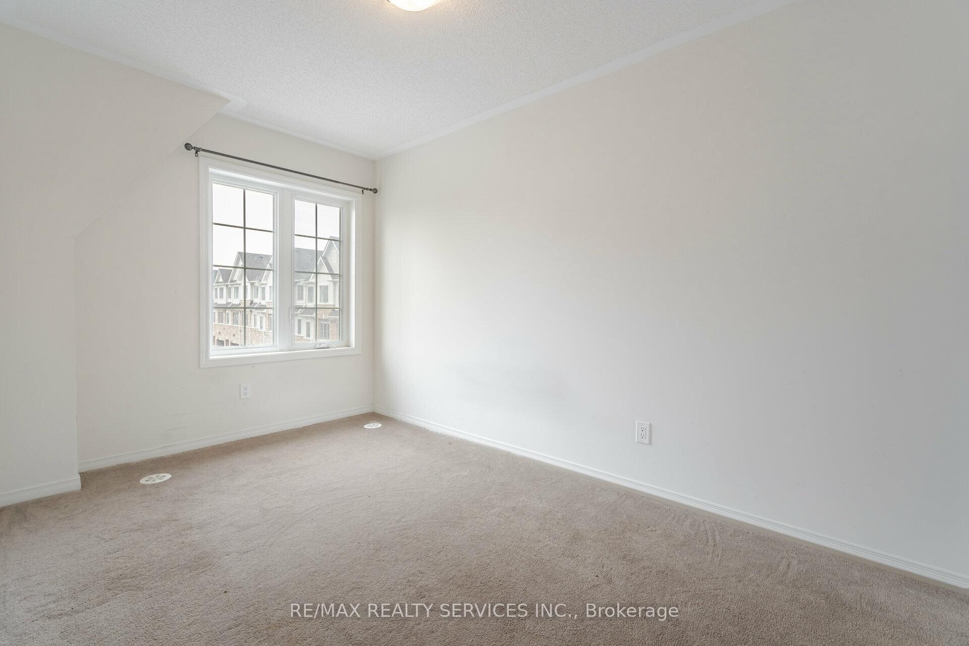 Photo 16 of Unit 98, 85 Danzatore Path, Oshawa, Windfields — HOMEH