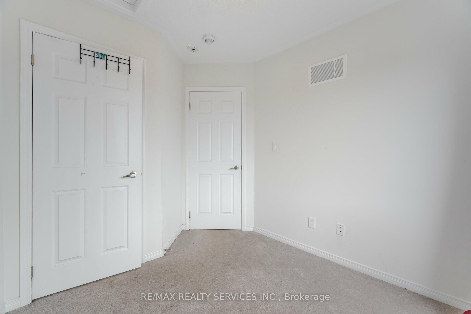 Photo 23 of Unit 98, 85 Danzatore Path, Oshawa, Windfields — HOMEH