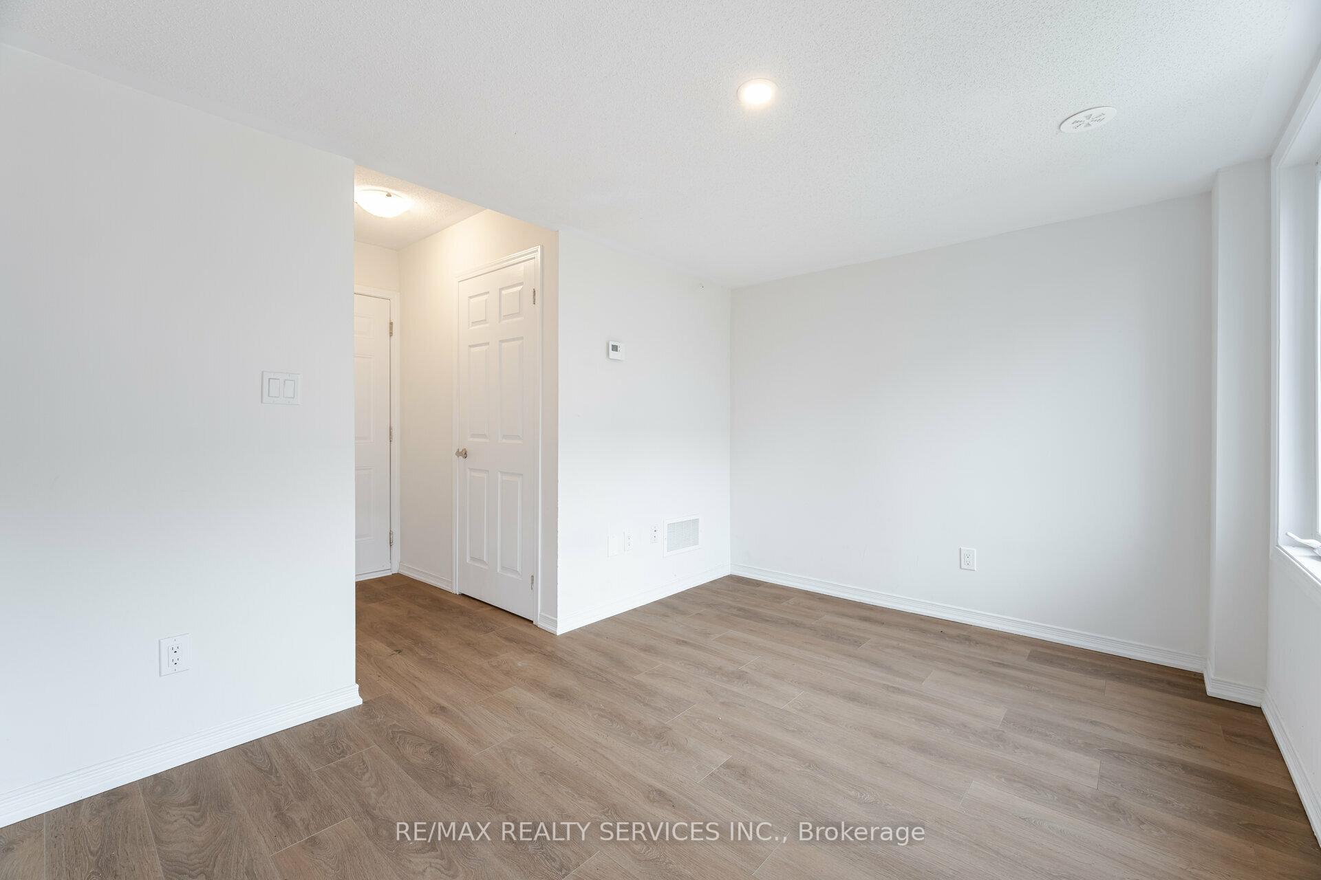Photo 28 of Unit 98, 85 Danzatore Path, Oshawa, Windfields — HOMEH
