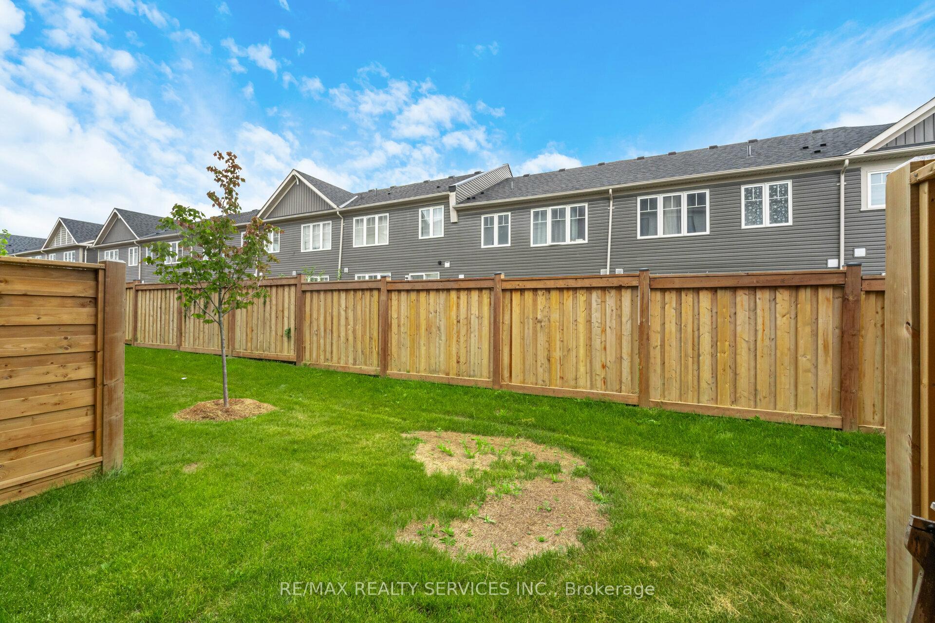 Photo 33 of Unit 98, 85 Danzatore Path, Oshawa, Windfields — HOMEH
