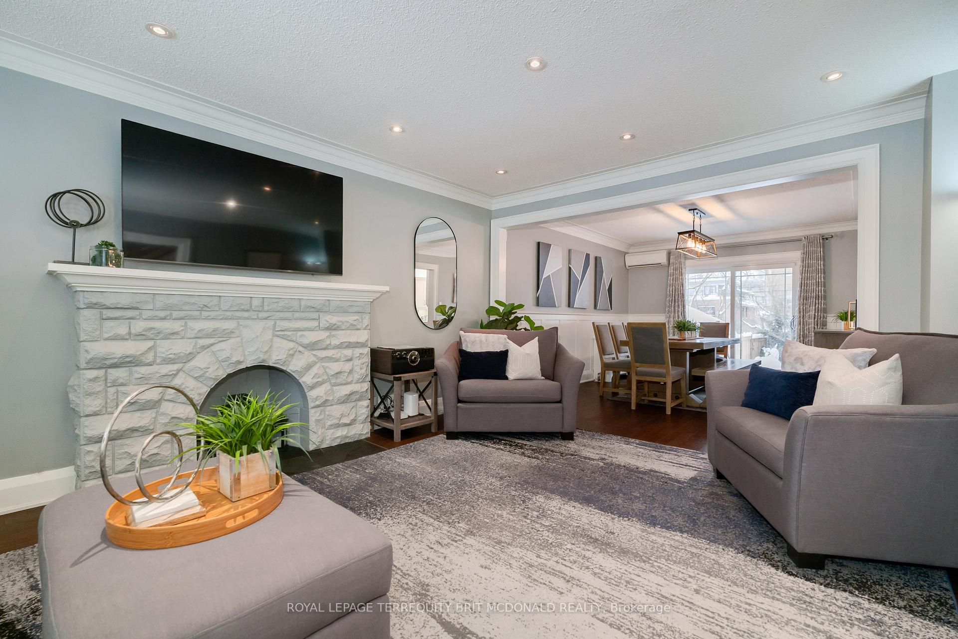 Photo 3 of 125 Chaplin Crescent, Toronto, Forest Hill South — HOMEH