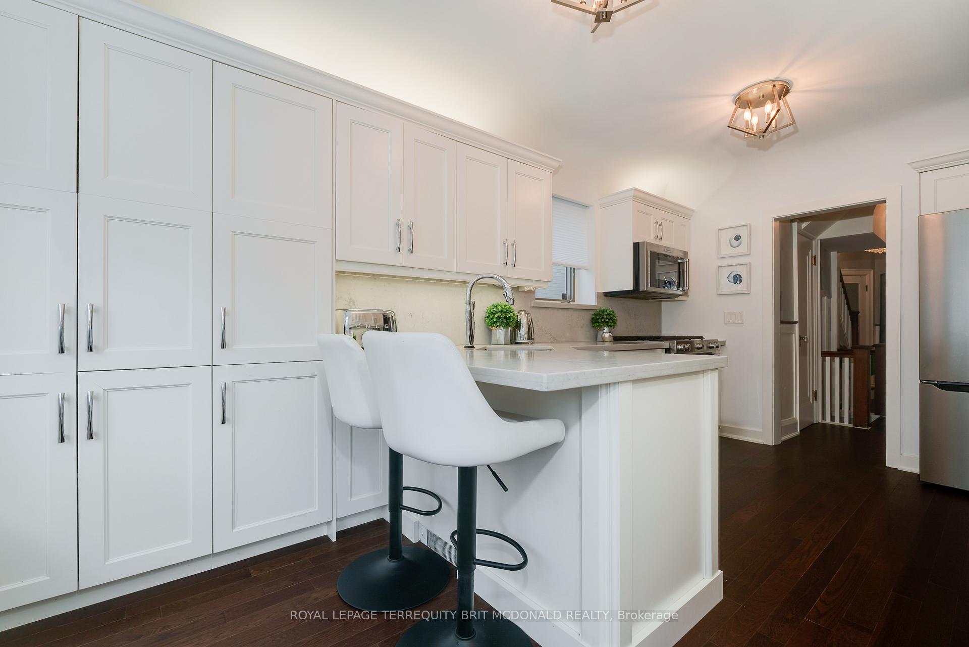 Photo 15 of 125 Chaplin Crescent, Toronto, Forest Hill South — HOMEH