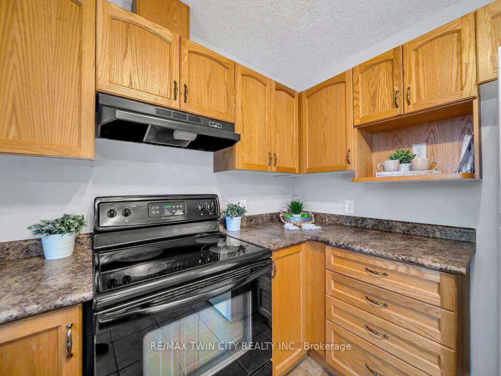 Photo 11 of Unit #11, 535 Windflower Crescent, Kitchener, Larentian West — HOMEH