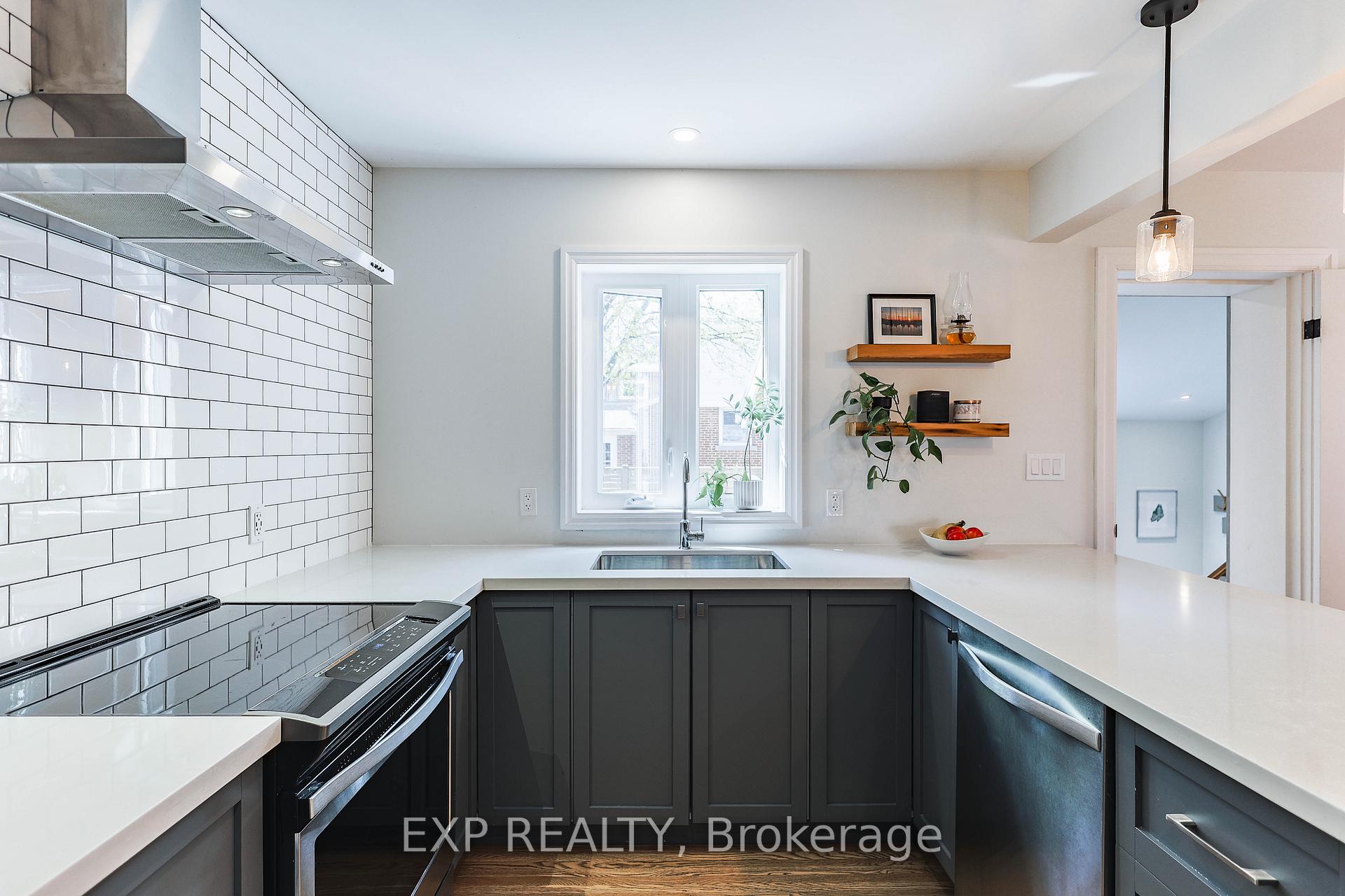 Photo 9 of 17 Edgevale Road, Hamilton, Westdale — HOMEH