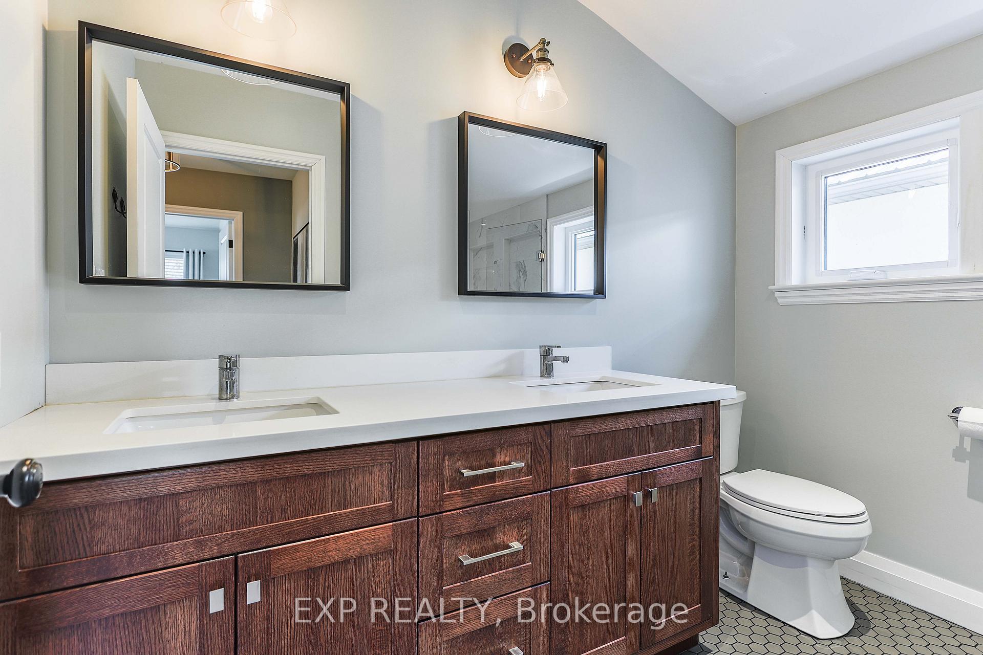 Photo 21 of 17 Edgevale Road, Hamilton, Westdale — HOMEH