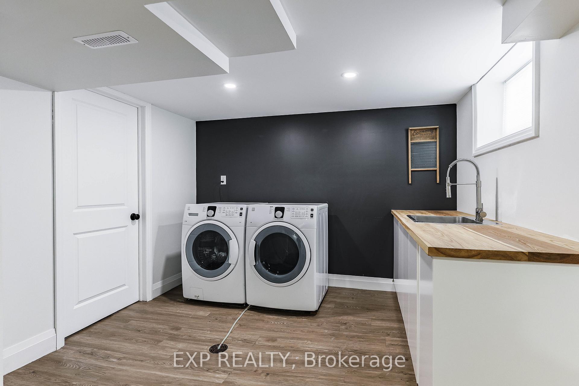 Photo 32 of 17 Edgevale Road, Hamilton, Westdale — HOMEH