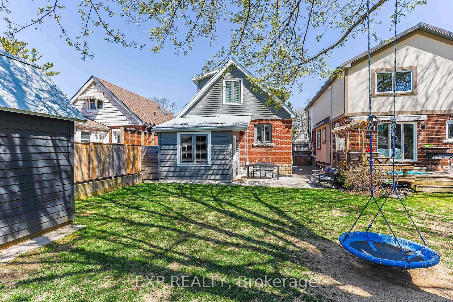 Photo 38 of 17 Edgevale Road, Hamilton, Westdale — HOMEH