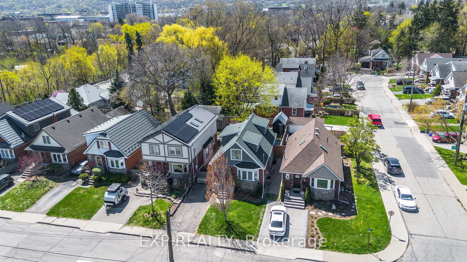 Photo 41 of 17 Edgevale Road, Hamilton, Westdale — HOMEH