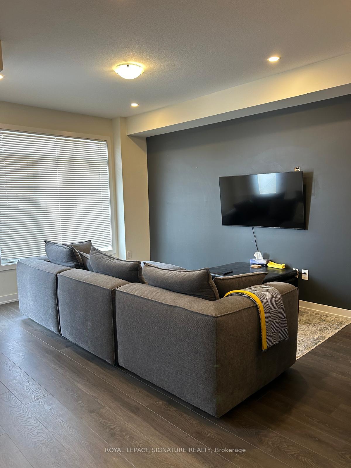 Photo 11 of Unit 92, 590 North Service Road, Hamilton, Stoney Creek — HOMEH