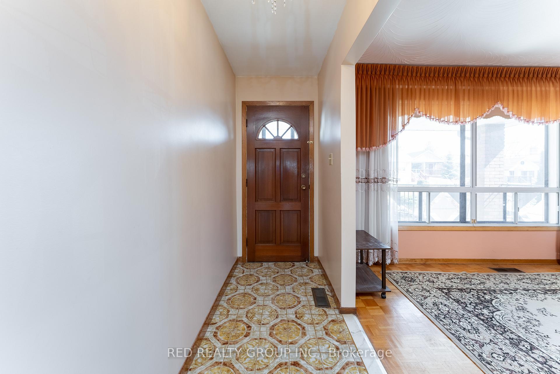 Photo 3 of 532 Westmount Avenue, Toronto, Oakwood Village — HOMEH