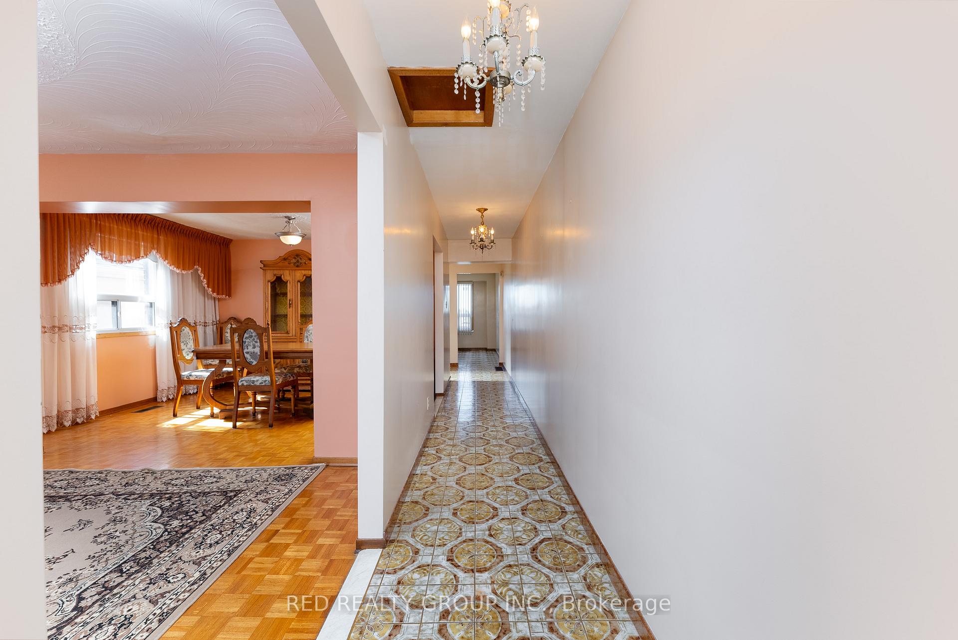 Photo 4 of 532 Westmount Avenue, Toronto, Oakwood Village — HOMEH