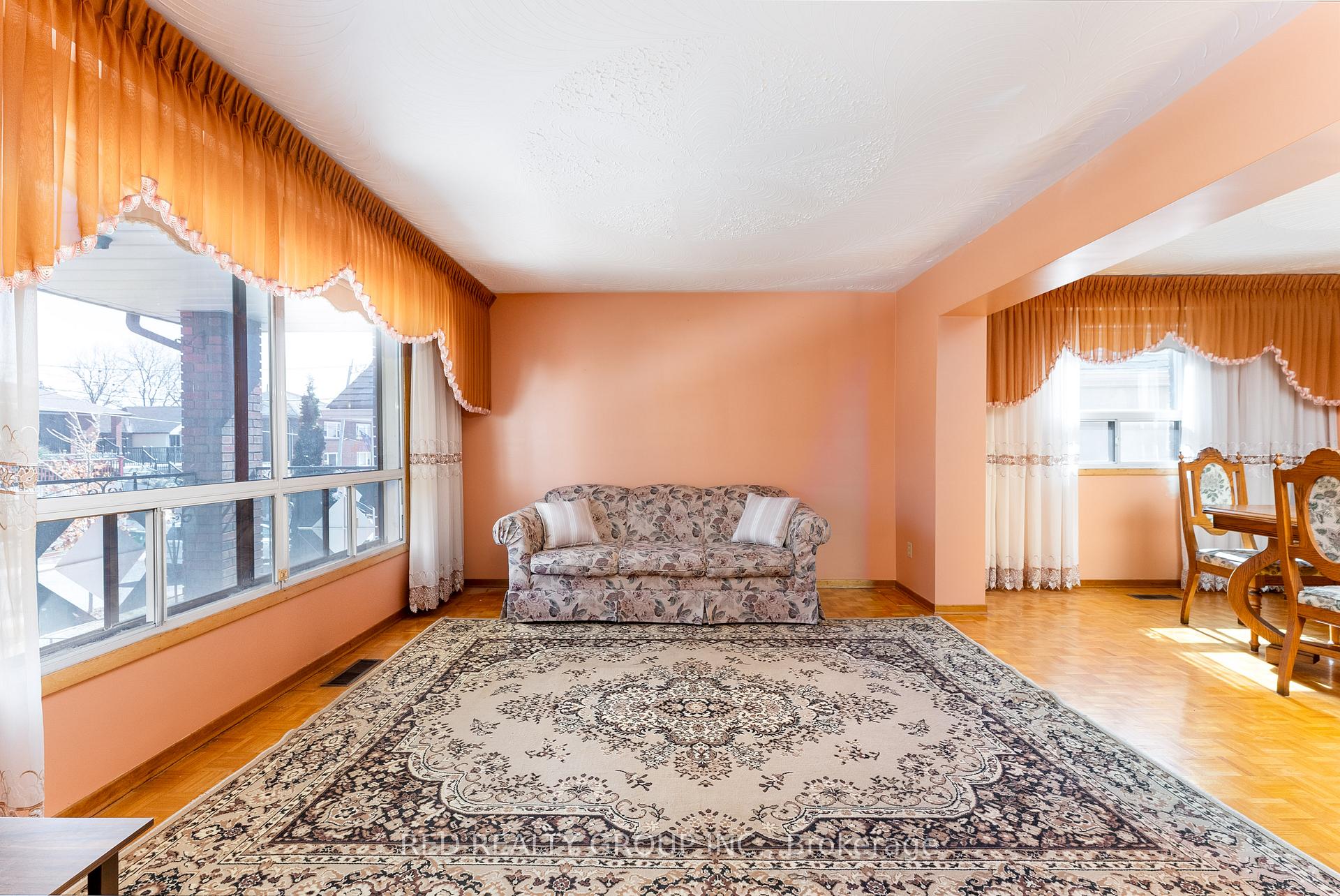 Photo 6 of 532 Westmount Avenue, Toronto, Oakwood Village — HOMEH