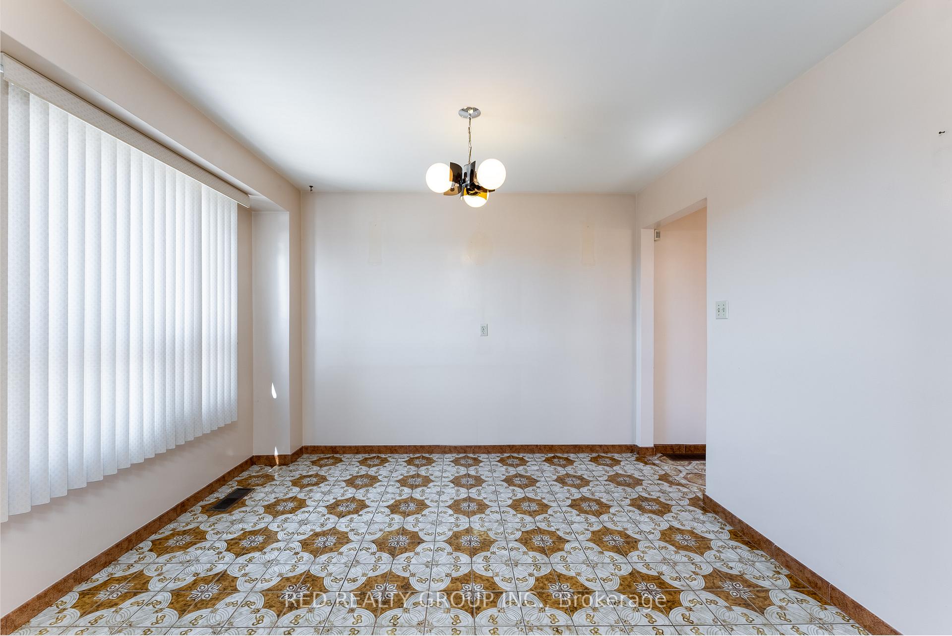 Photo 19 of 532 Westmount Avenue, Toronto, Oakwood Village — HOMEH