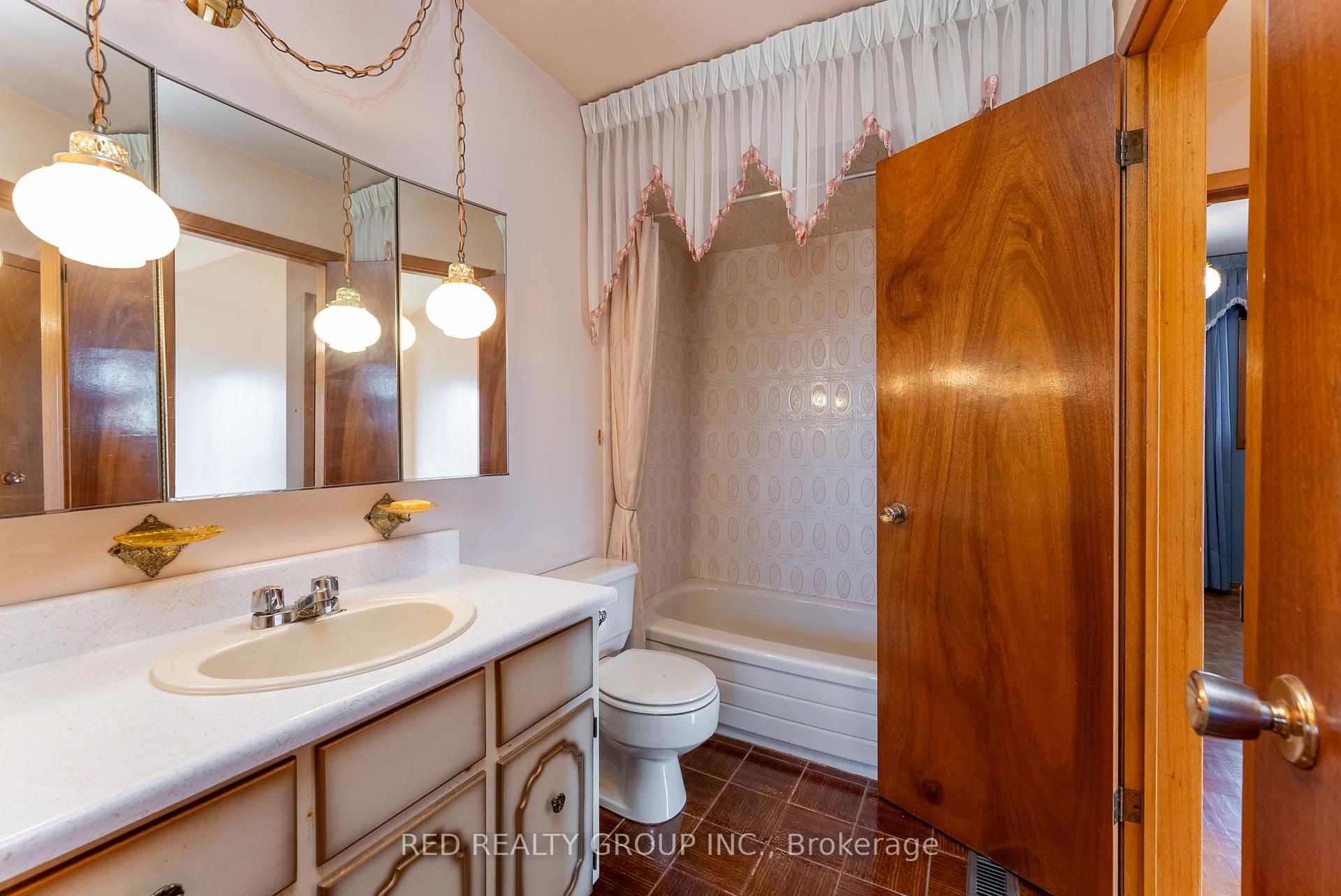 Photo 23 of 532 Westmount Avenue, Toronto, Oakwood Village — HOMEH