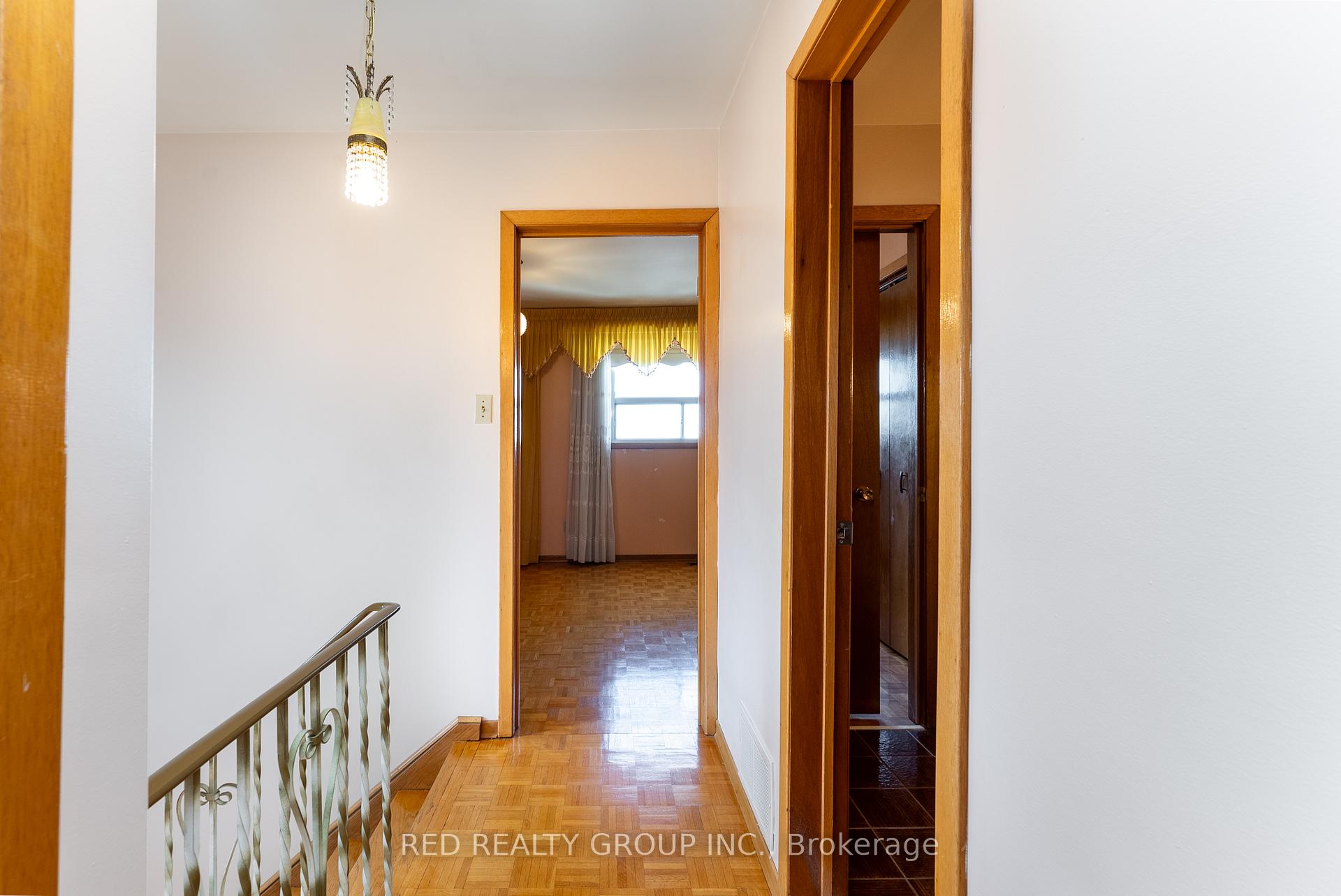 Photo 20 of 532 Westmount Avenue, Toronto, Oakwood Village — HOMEH