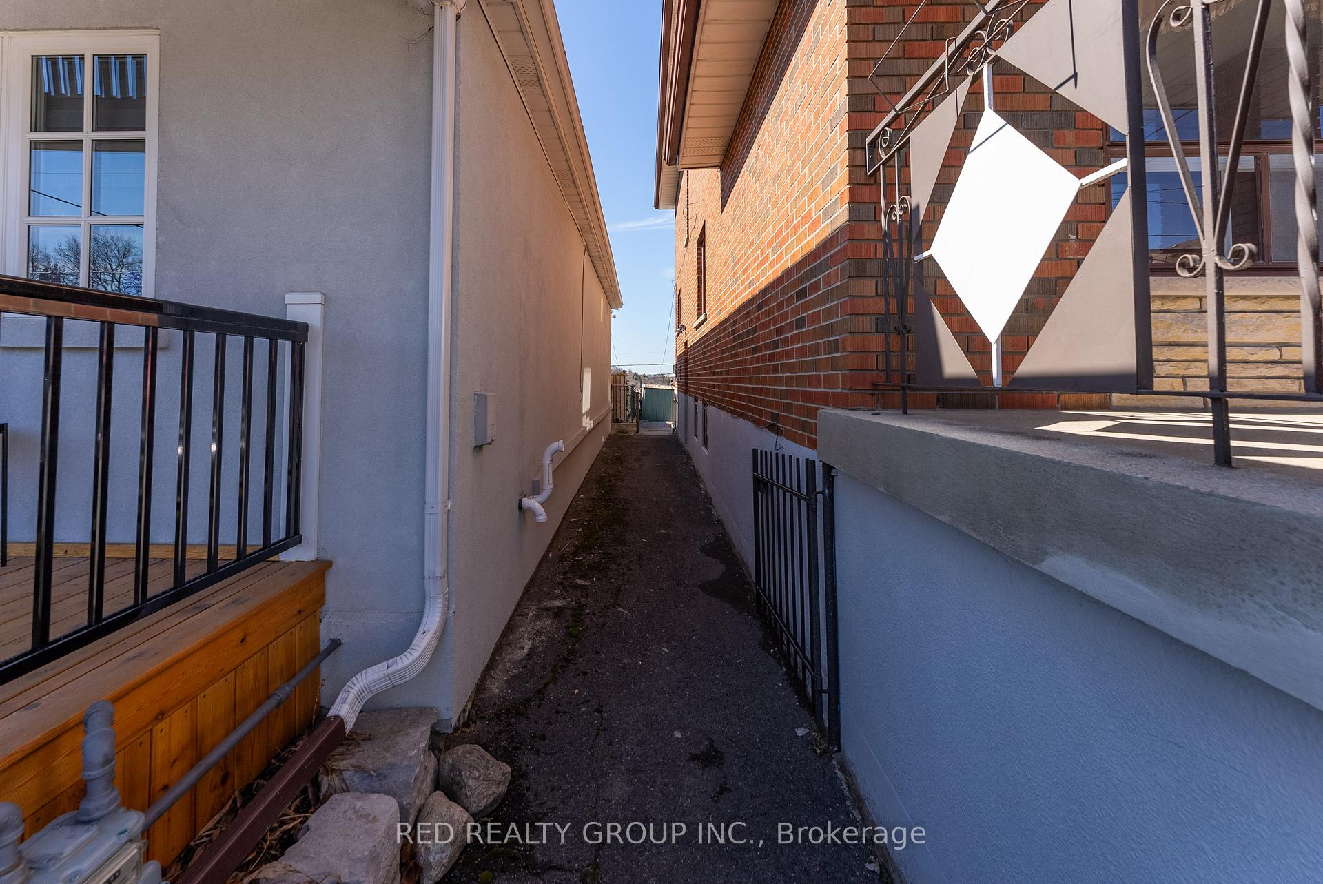 Photo 37 of 532 Westmount Avenue, Toronto, Oakwood Village — HOMEH