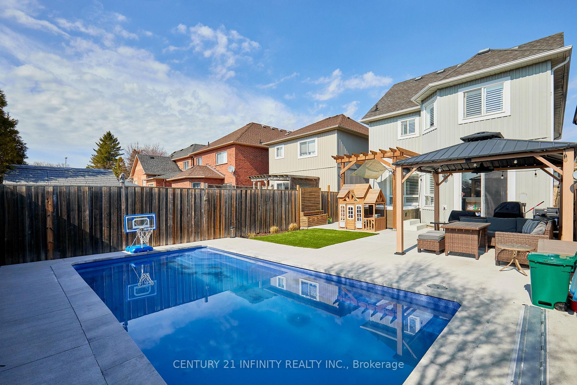 Photo 3 of 134 Laking Drive, Clarington, Newcastle — HOMEH