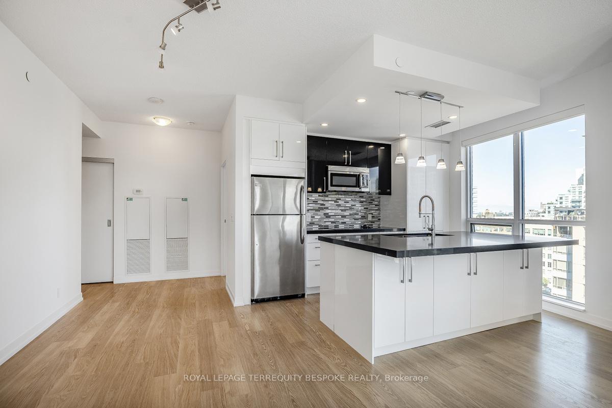 Photo 9 of Unit 1017, 98 Lillian Street, Toronto, Mount Pleasant West — HOMEH
