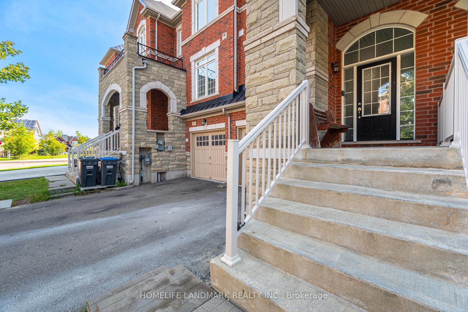 Photo 6 of 7 Rockbrook Trail, Brampton, Northwest Brampton — HOMEH