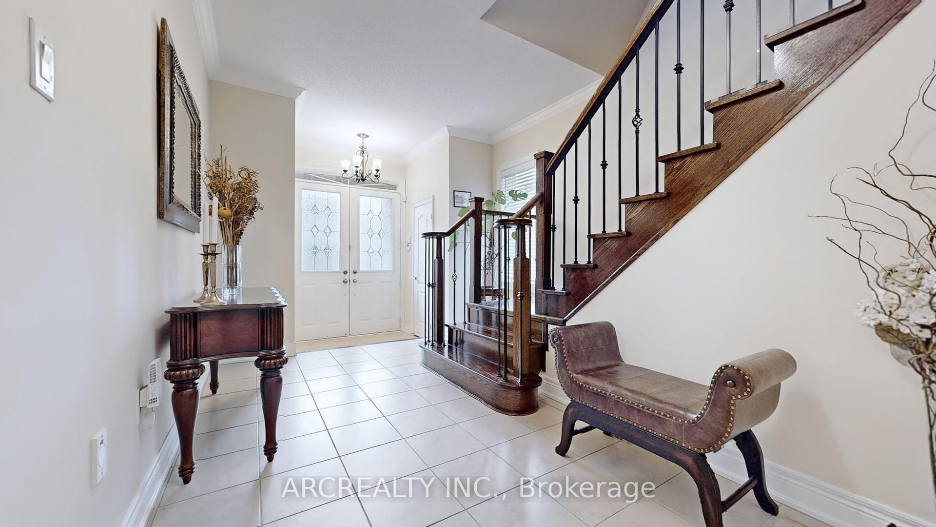 Photo 4 of 96 Isernia Crescent, Vaughan, Vellore Village — HOMEH
