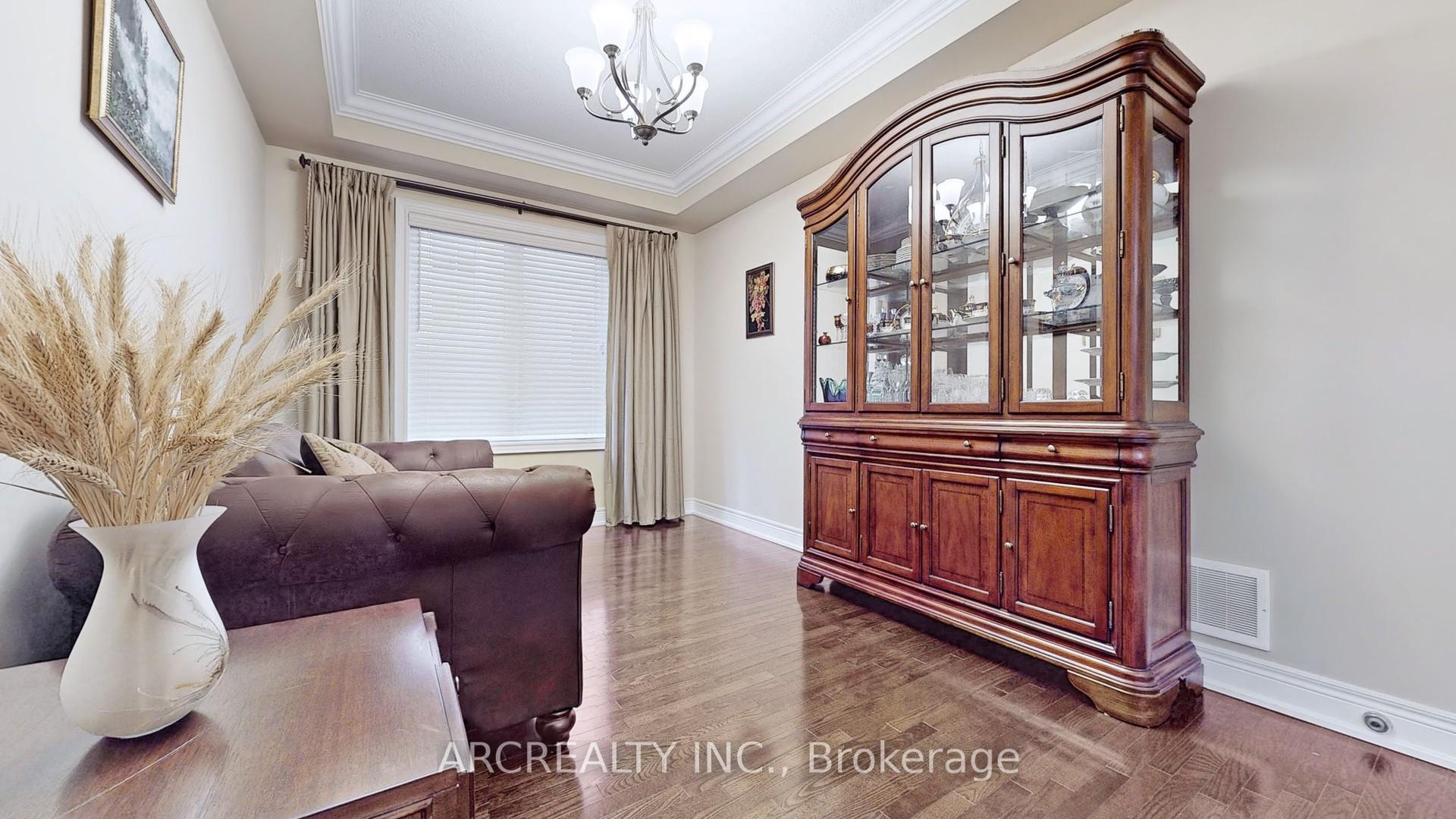 Photo 7 of 96 Isernia Crescent, Vaughan, Vellore Village — HOMEH