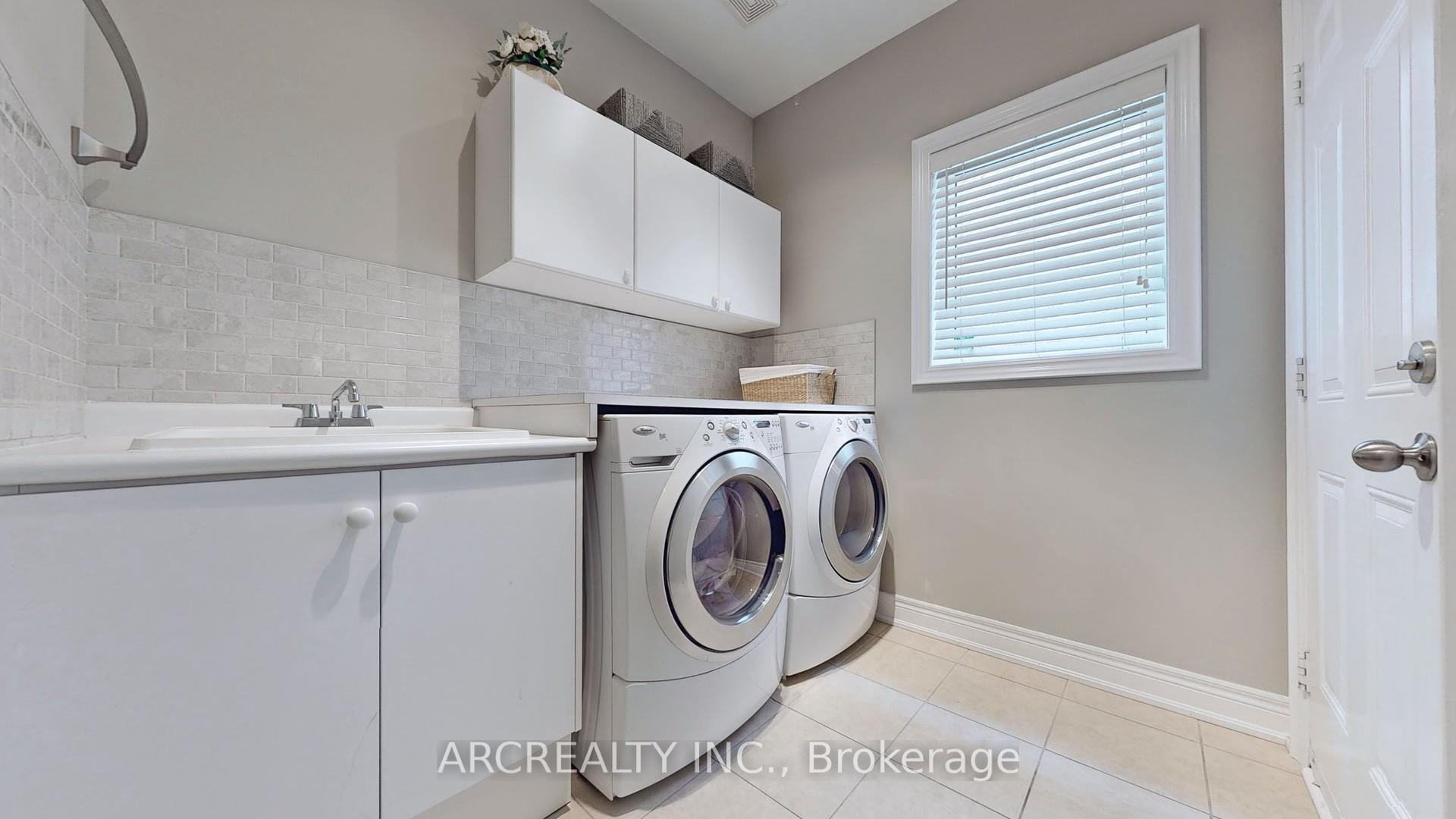 Photo 3 of 96 Isernia Crescent, Vaughan, Vellore Village — HOMEH