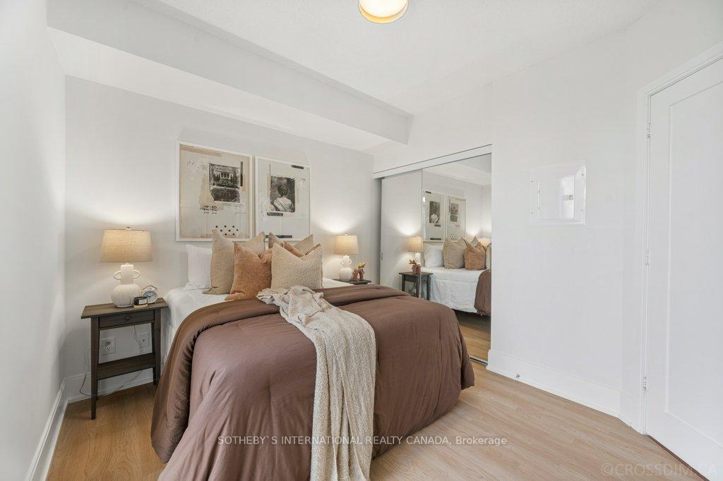 Photo 7 of Unit 1907, 25 Broadway Avenue, Toronto, Mount Pleasant West — HOMEH