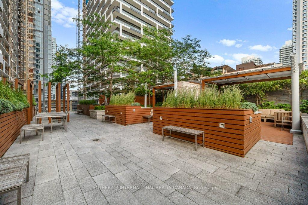 Photo 8 of Unit 1907, 25 Broadway Avenue, Toronto, Mount Pleasant West — HOMEH