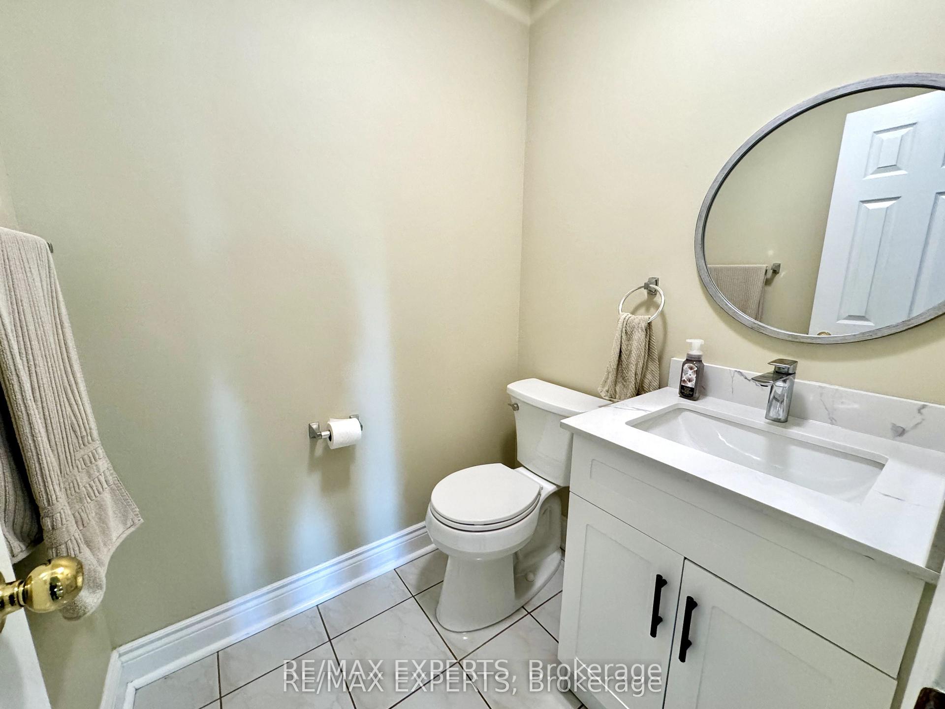 Photo 16 of 23 Kingsridge Road, Barrie, Bayshore — HOMEH