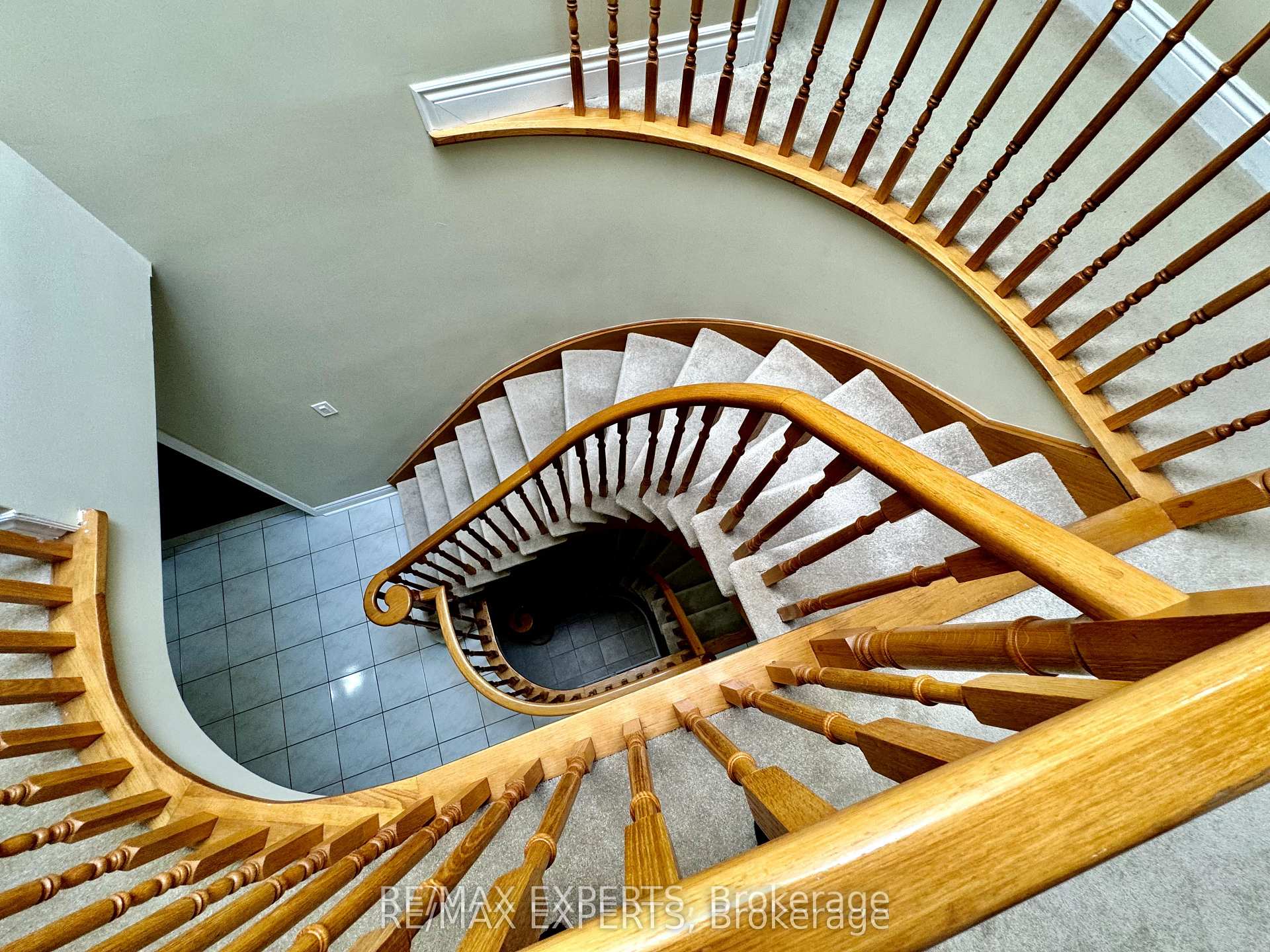 Photo 18 of 23 Kingsridge Road, Barrie, Bayshore — HOMEH