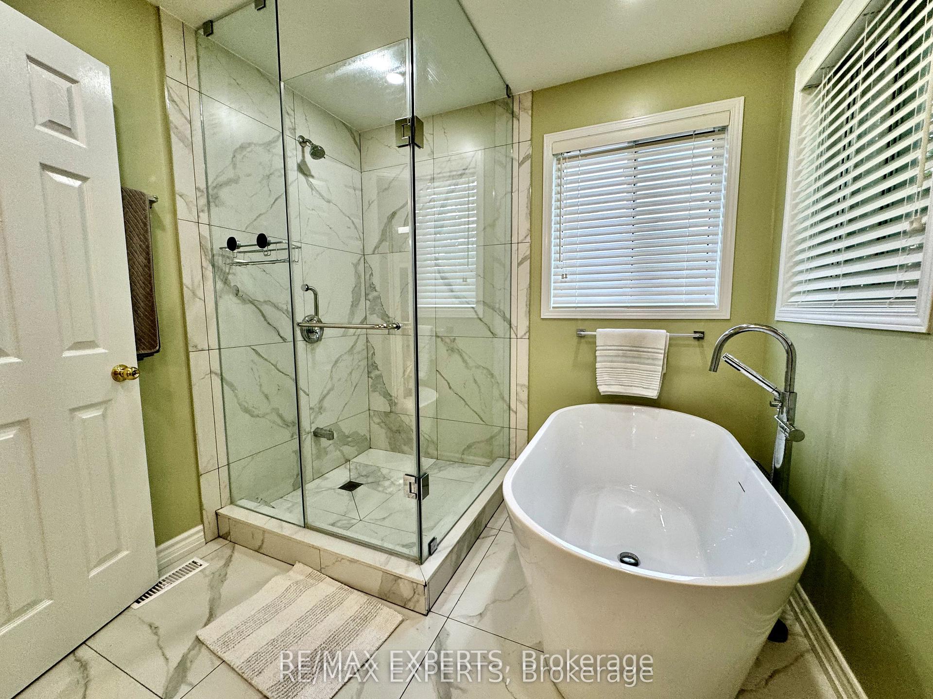 Photo 21 of 23 Kingsridge Road, Barrie, Bayshore — HOMEH