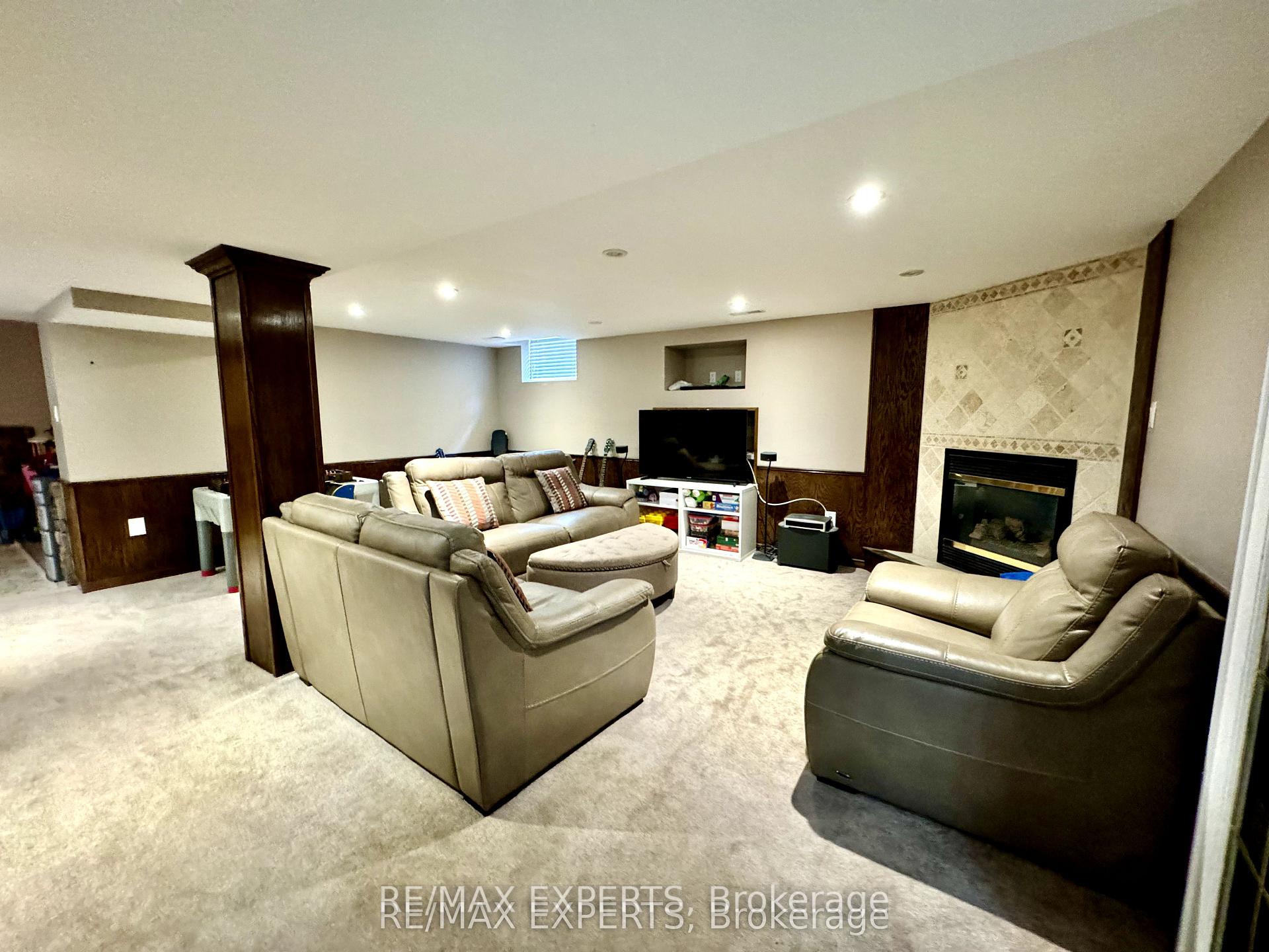 Photo 37 of 23 Kingsridge Road, Barrie, Bayshore — HOMEH
