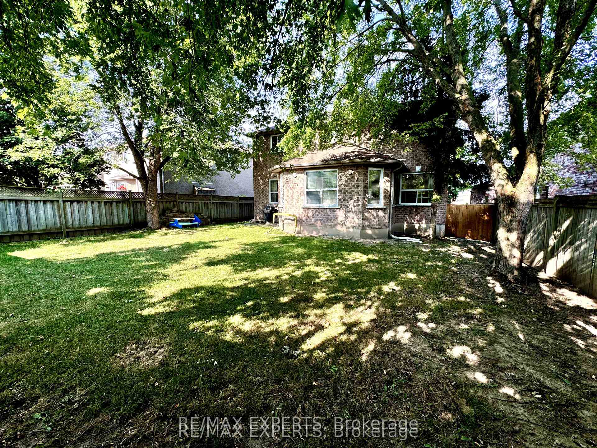 Photo 38 of 23 Kingsridge Road, Barrie, Bayshore — HOMEH